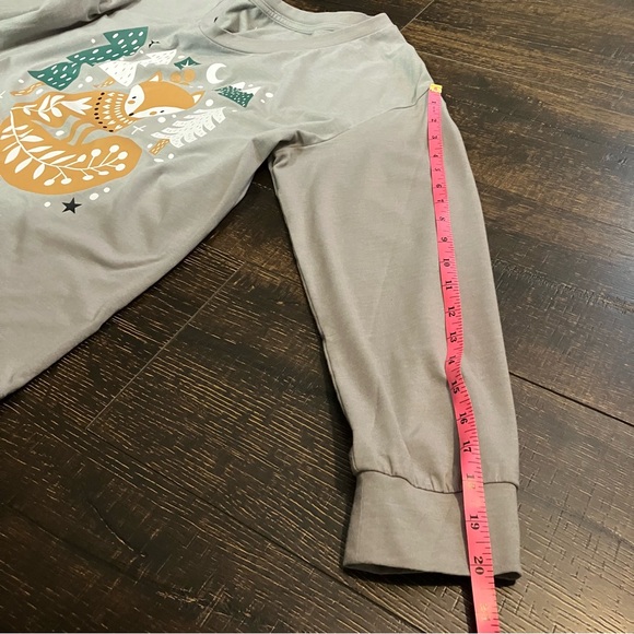 Gray Fox Graphic Long Sleeve sleepwear top - Picture 8 of 9